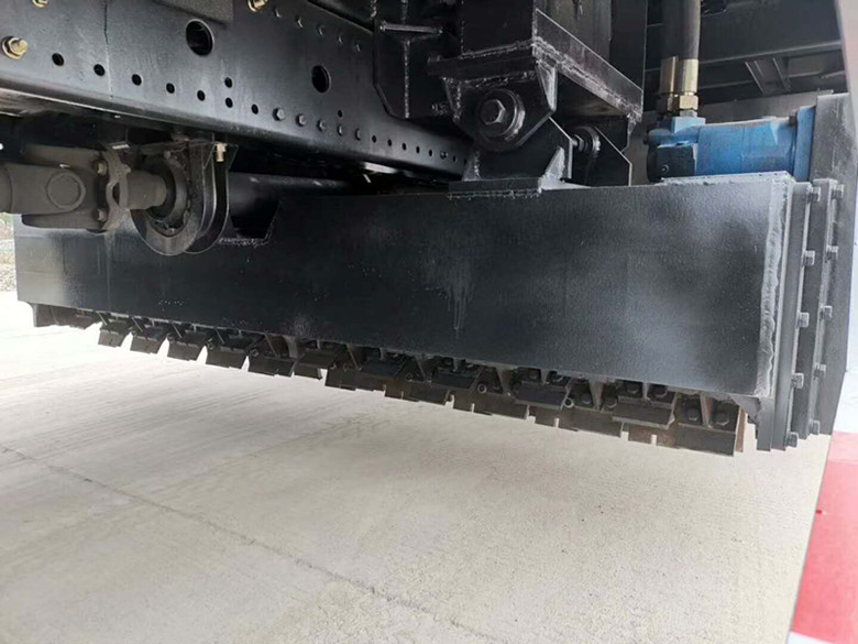 多功能除雪除冰車 除冰車 壓實(shí)雪除冰車