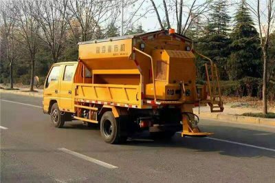 3方撒布機(jī) 融雪劑撒布機(jī) 工業(yè)鹽撒布機(jī)