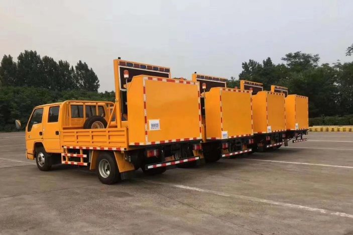 江鈴雙排座防撞緩沖車(chē)