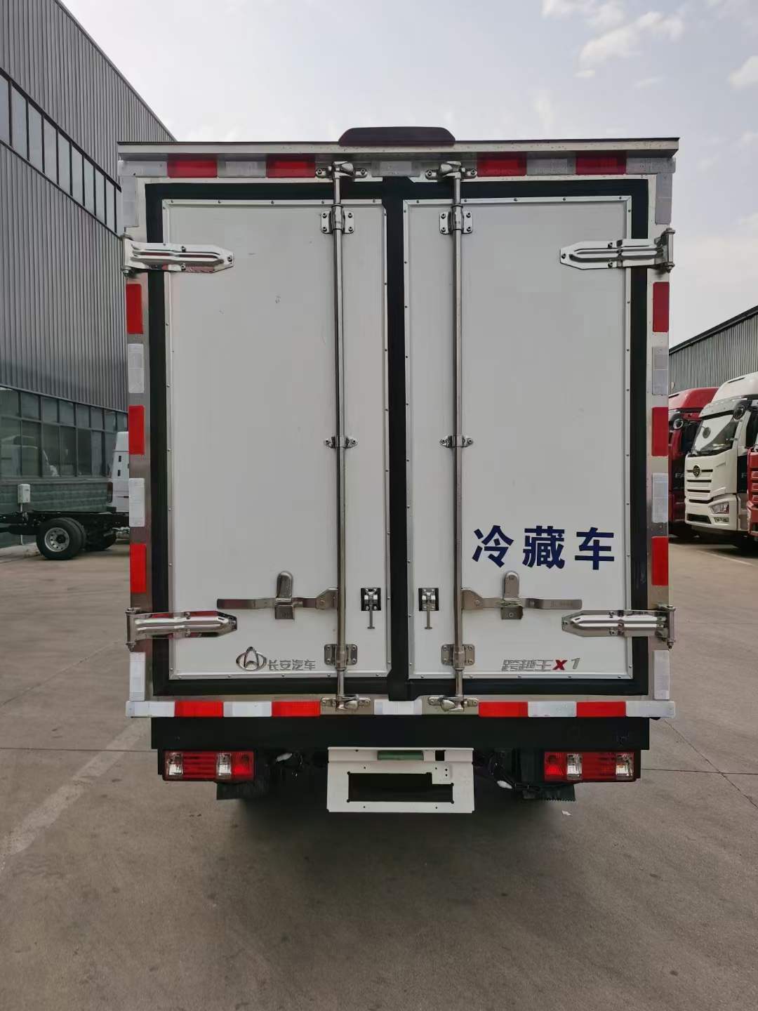 長(zhǎng)安跨越王X1冷藏車