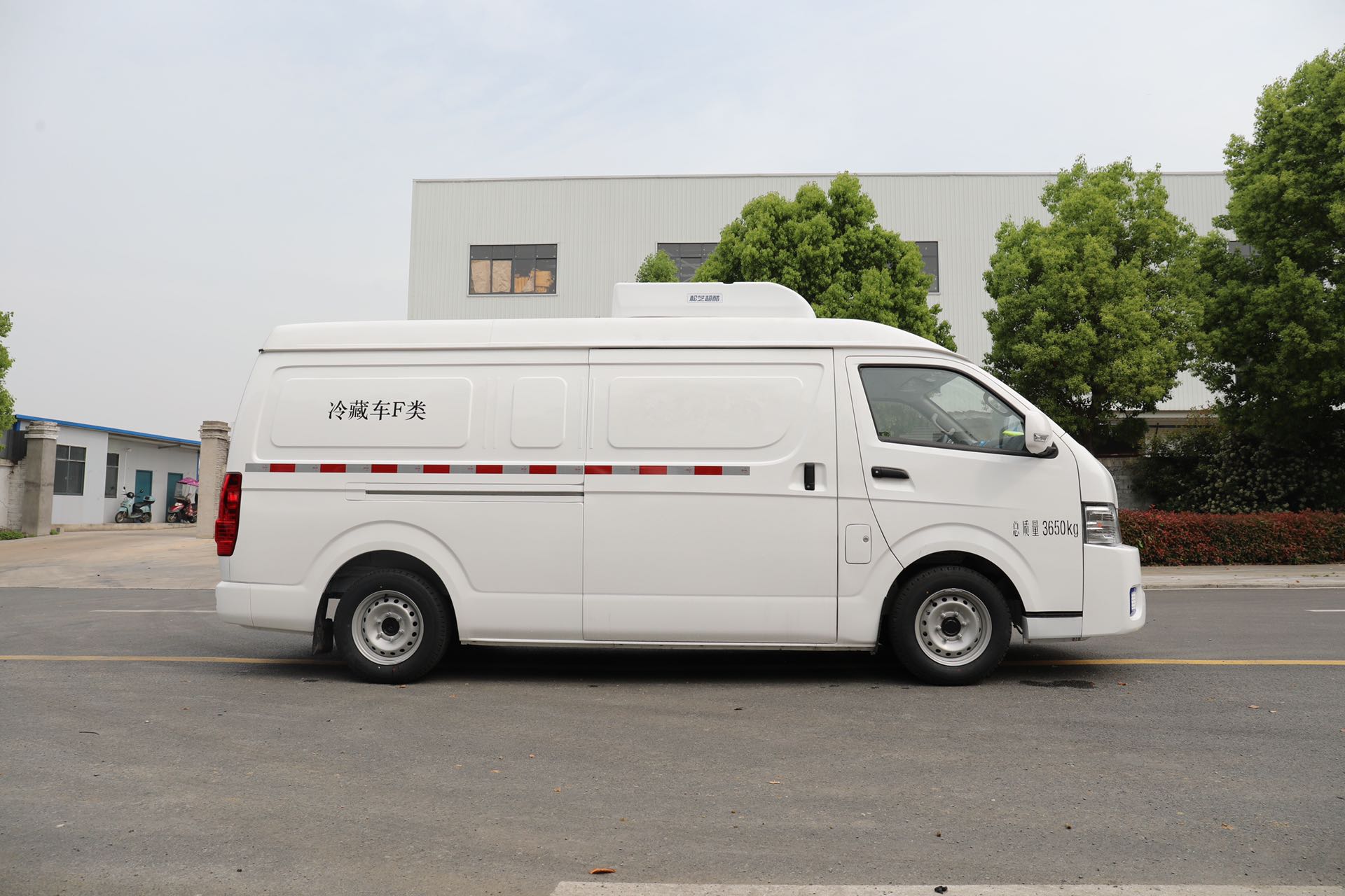 吉利純電動E6面包冷藏車