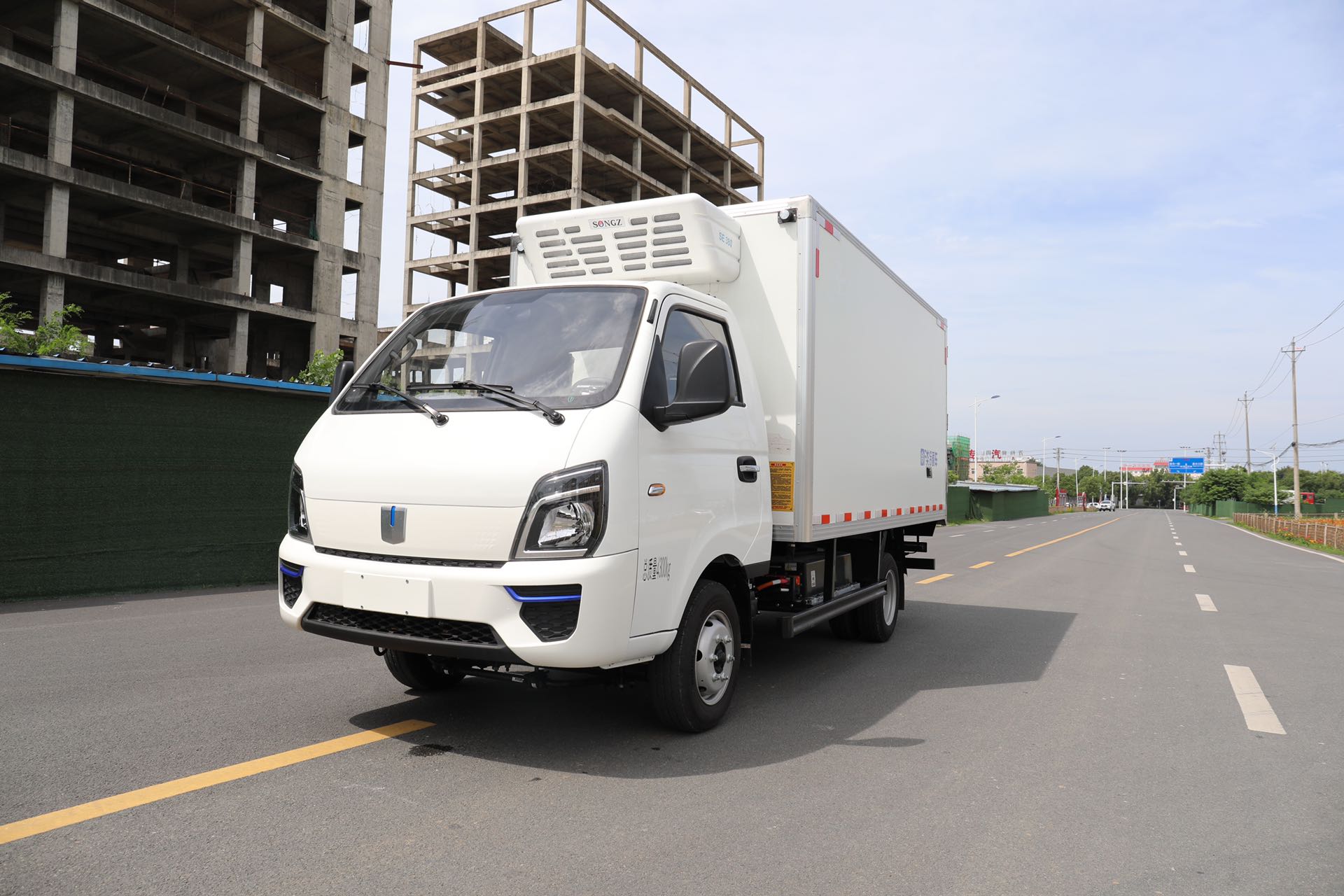 吉利 鋒銳V5E純電動冷藏車